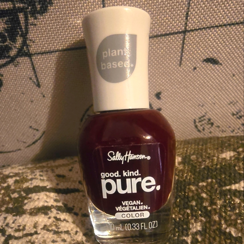 Sally Hanson Cherry Amore 🍒 Nail Polish New